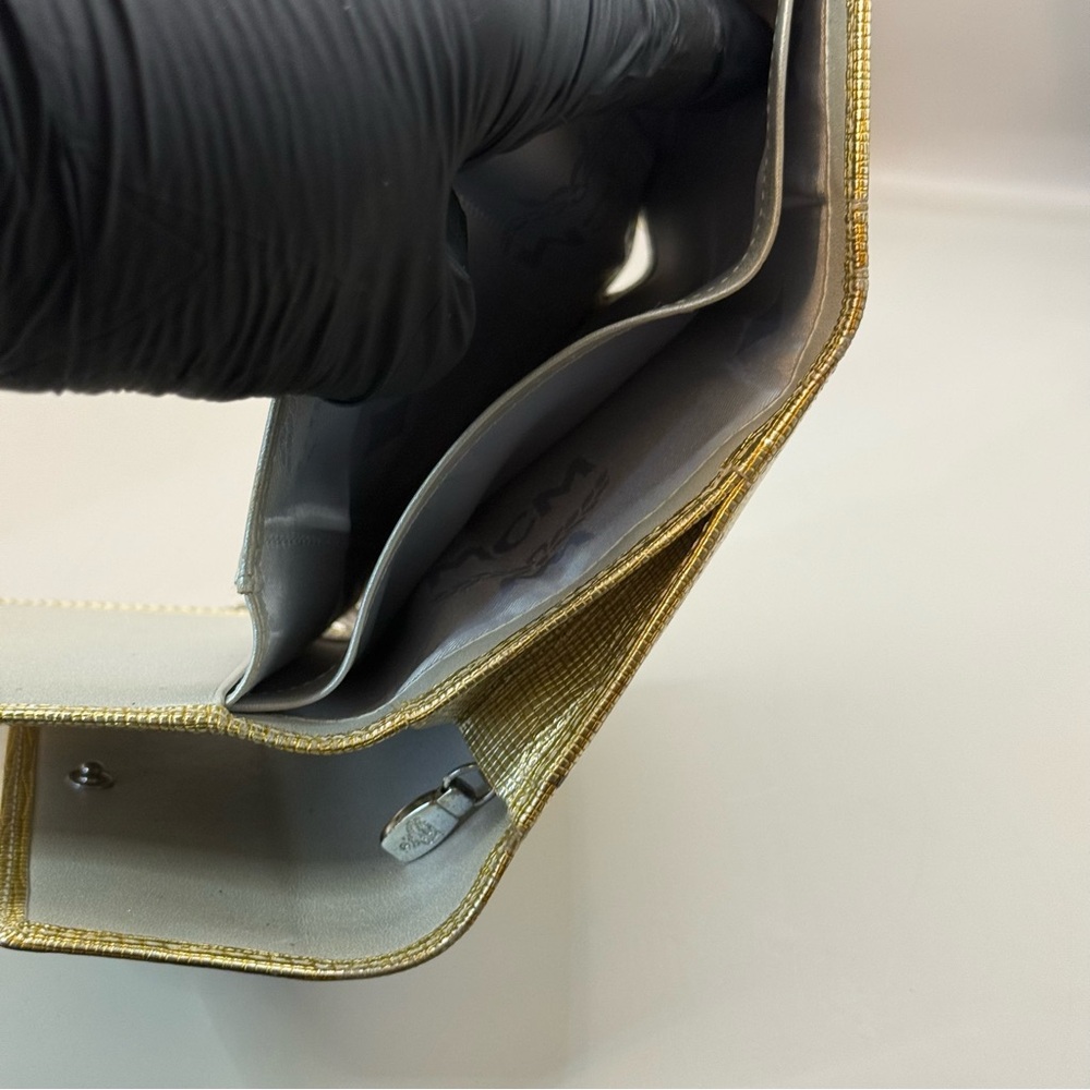💎GUARANTEED AUTHENTIC MCM COMPACT WALLET 💎 - Picture 12 of 16